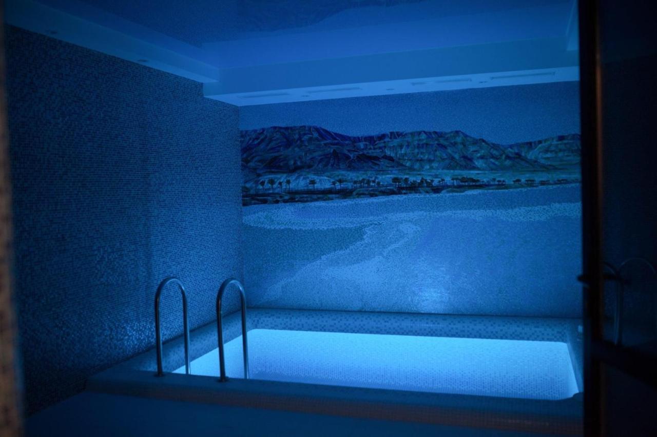 Mini-Hotel Neptun Rivne Dış mekan fotoğraf