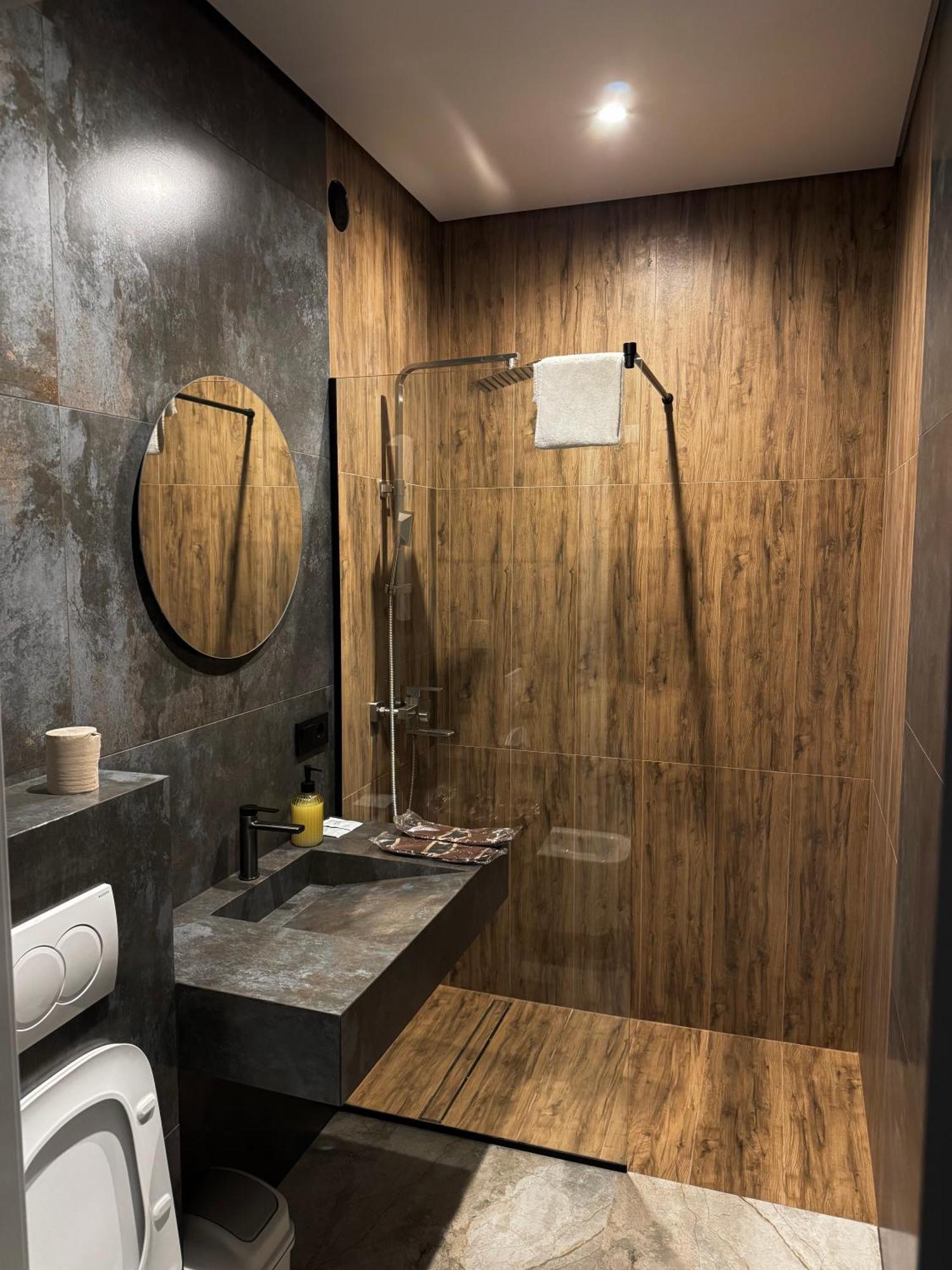 Mini-Hotel Neptun Rivne Dış mekan fotoğraf
