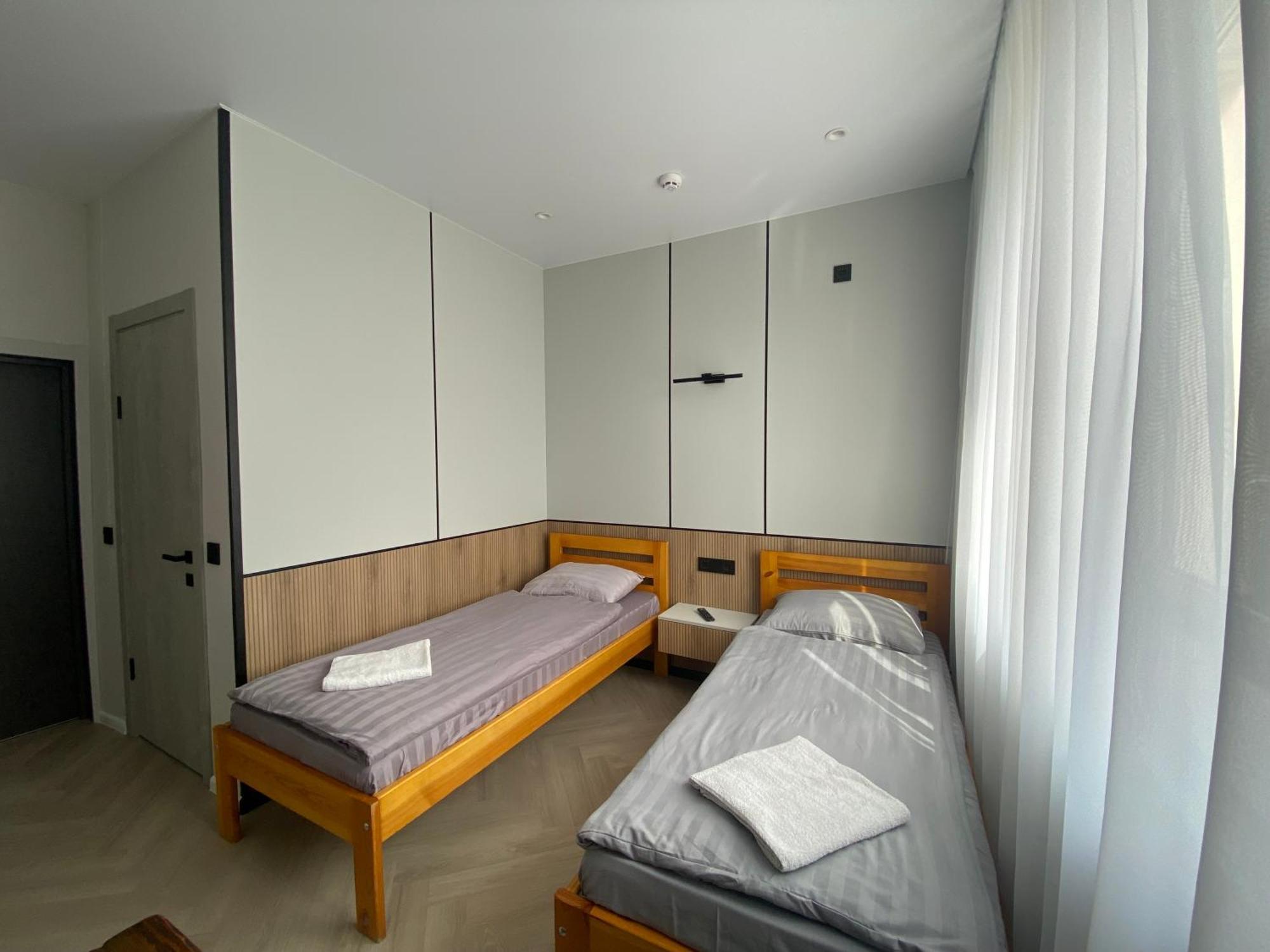 Mini-Hotel Neptun Rivne Dış mekan fotoğraf