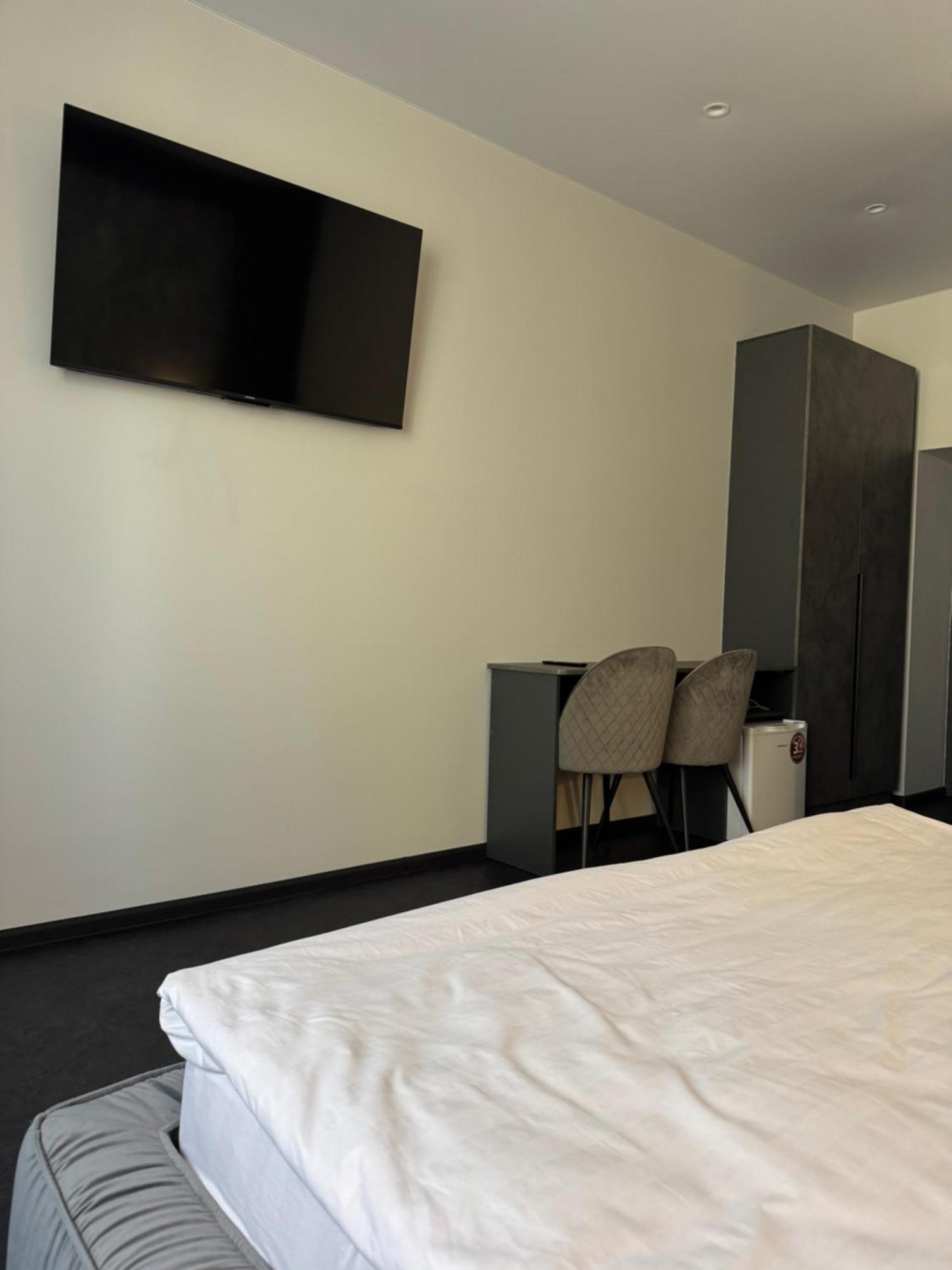 Mini-Hotel Neptun Rivne Dış mekan fotoğraf